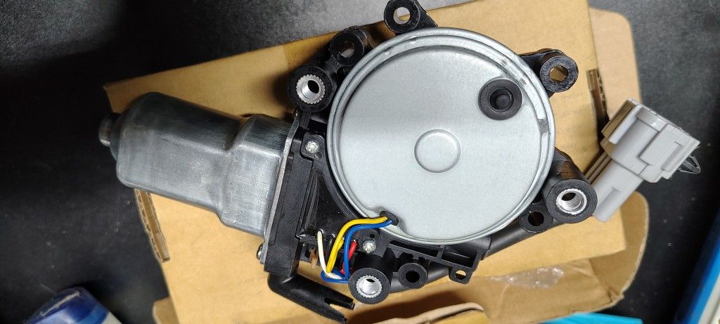  742-527 Front Driver Side Power Window Lift Motor Compatible with Select Infiniti / Nissan Models
