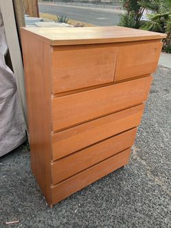 Dresser