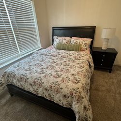 Queen bed Set (Great Condition)
