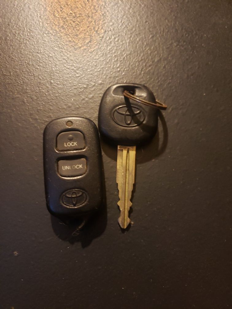 TOYOTA Chip Key and Fob