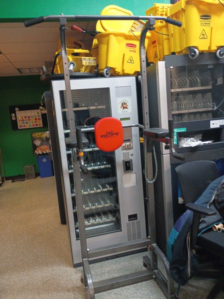 Pull Up And Dip Bar Station