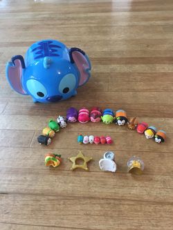 LARGE DISNEY TSUM TSUM LOT! Includes 1 jumbo carrying/display case, 6 small tsum tsums, 8 medium tsum tsums, 5 large tsum tsums, and 4 different acce