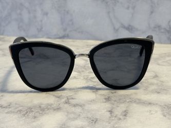 New Quay My Girl Matte Black Frame Silver Chrome Women Sunglasses Cat Eye w Case