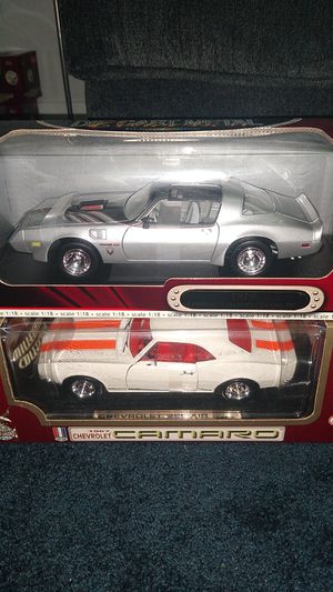 Photo 1/18 scale cars 1967 Chevrolet Camaro ,and 1979 Pontiac firebird trans am
