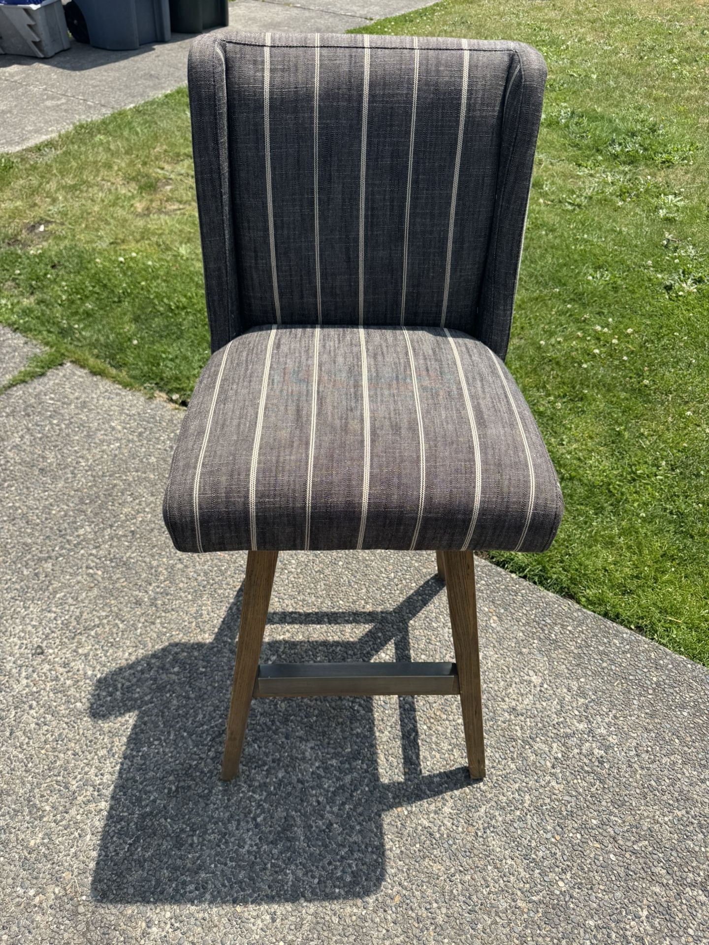 Alder & Tweed Bar Stool 