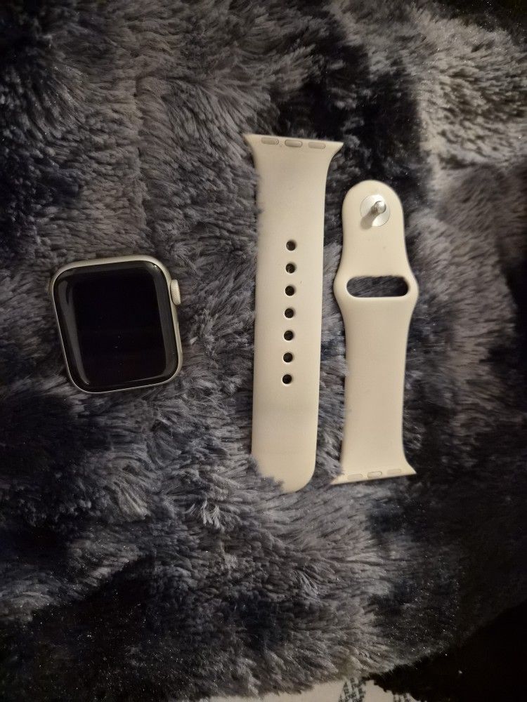 Apple Watch Cellular SE 2nd Gen 40 mm