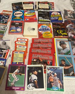 11  UNOPENED VINTAGE WAX PACKS & MORE