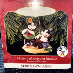 Vintage Mickey And Minnie In Paradise Christmas Ornament 1999