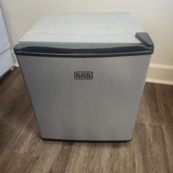 Mini Fridge And Washing Machine