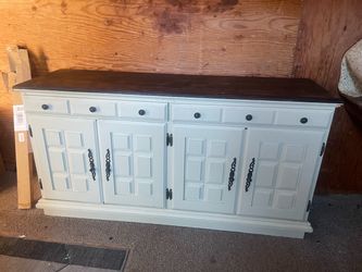 Buffet cabinet