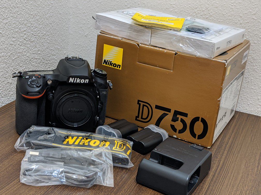 Nikon Full Frame DSLR D750