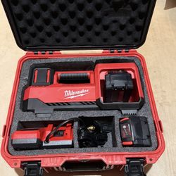 Milwaukee M18 18 V 150 psi Tire Inflator