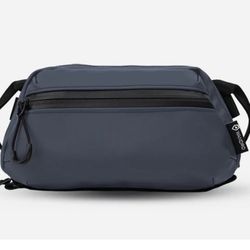 Wandrd Medium Tech Bag