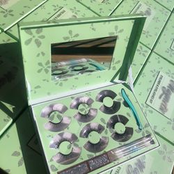 [6 Styles] Newest Reusable Magnetic Eyelashes ，High Capacity Magnetic Eyeliner, Upgraded Built-In Mirror False Eyelashes and Eyeliner Kit with Remover