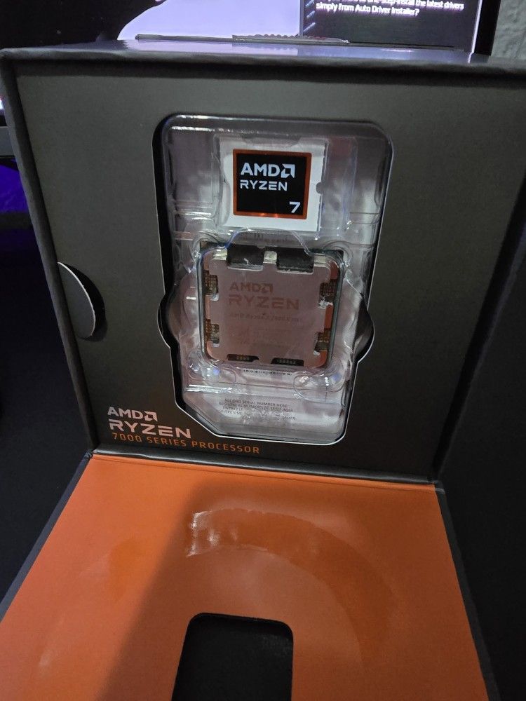 AMD Ryzen 7 7800X3D Like New