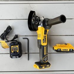Grinder 4 1/2” XR Battery 2.0 & Charger 20V Dewalt 