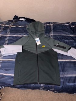 Nike Tech (Green & White)