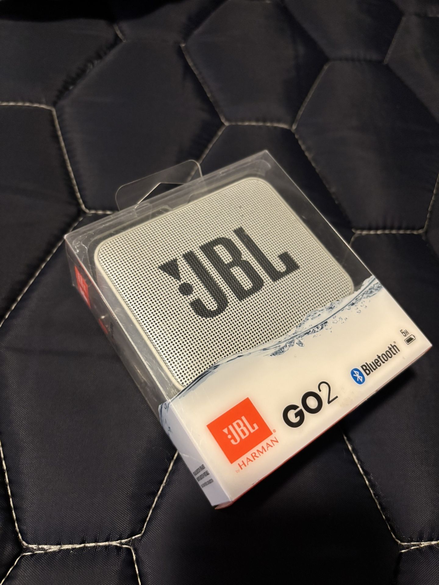 JBL GO2 : waterproof speaker 