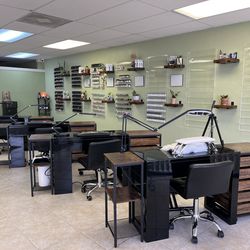 Black Valentino Nail Desk