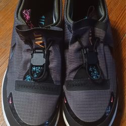 Women's Size 8.5 Newer Condition Air Max DIA Winter 