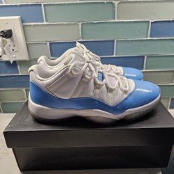 Air Jordan 11 Low Size 9