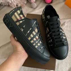 Burberry Shoes Black 