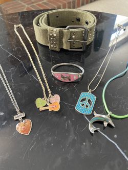 Girl’s accessories