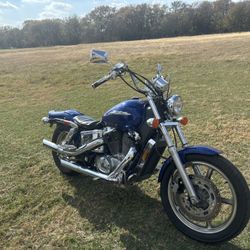 2004 Honda Shadow 