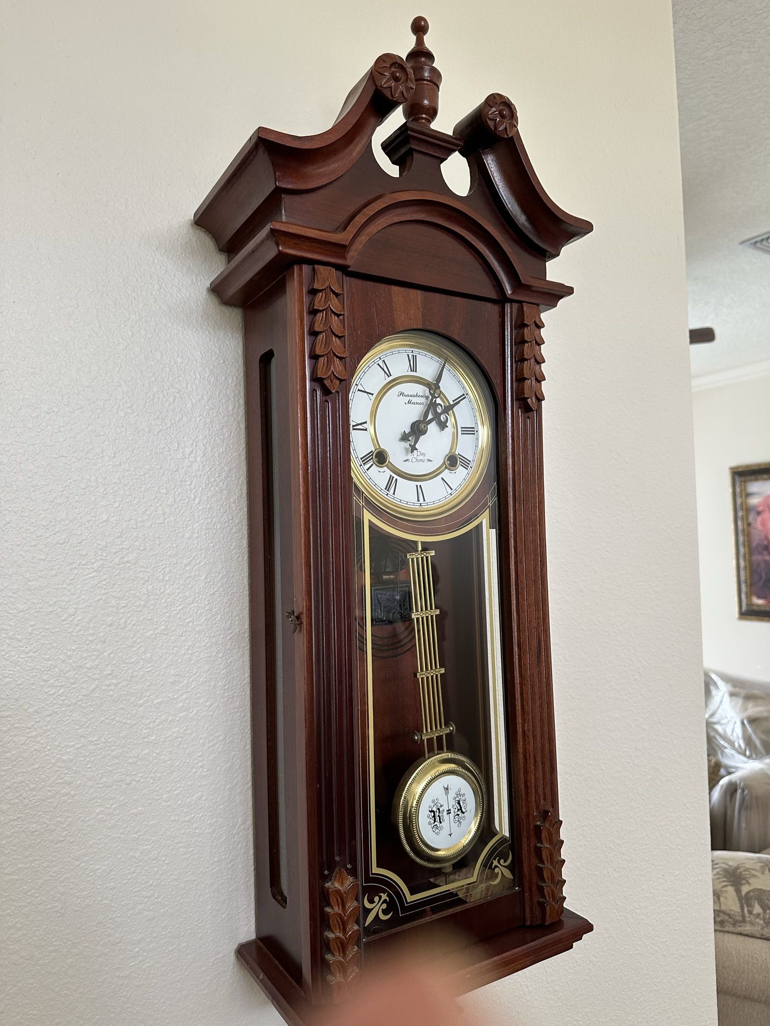 STRAUSBOURG MANOR WALL CLOCK 31 DAY CHIME LIKE NEW