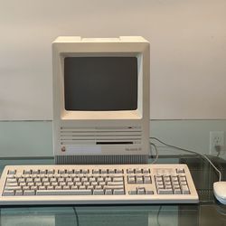 Vintage Apple Mac Macintosh SE M5011 Parts Or Repair, M2980 Keyboard, M2706 Mouse, Sad Mac Error