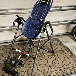 Teeter Hang ups inversion table EP 860. Used But Great Shape