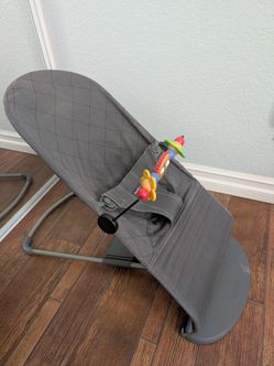 BabyBjörn Bouncer Bliss (Anthracite Quilted Cotton) + Official Toy Bar Bundle [pick up only]
