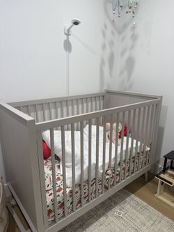 West Elm Century Crib In Pebble With Lullaby Mattress