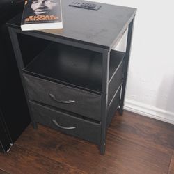 Dresser With 4 Charging Units