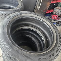Pirelli 275/50/22 TIRES