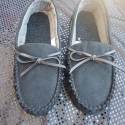 Boys Size 3 Black Moccasin Shoes. New.