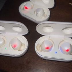 EarBuds For Sale 30 For One Or All 3 For 100 Work Perfectly 