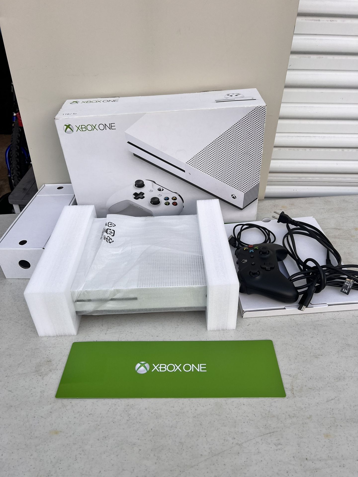 ALMOST NEW XBOX ONE S FOR SALE IN GOOD CONDITION