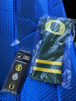 Oregon Ducks  Golf Head Cover And Ball Marker 