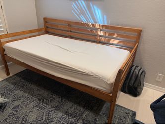 Alhamdi Twin Solid Wood Daybed