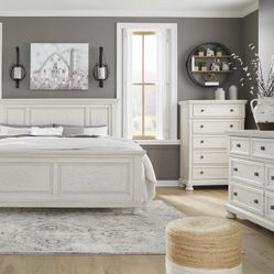 Ashley Robbinsdale King Bedroom Set – Like New!