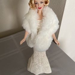 Marilyn Timeless Treasures Addition /And Lucy Does A Commercial 