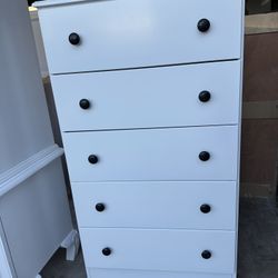 Tall Dresser And Naitstand White 