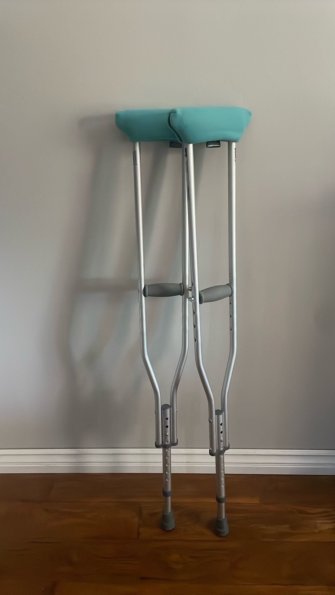 Crutches 