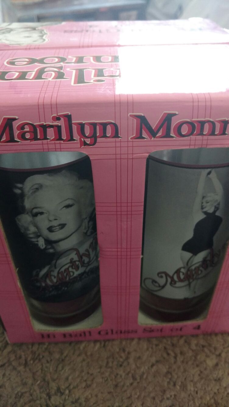 Marilyn Monroe glasses
