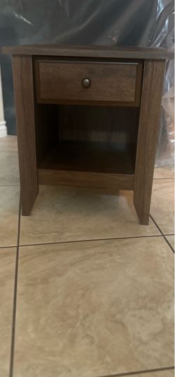 Nightstand in Excellent Condition