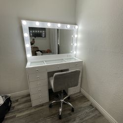 White 48in Vanity With Mirror 