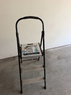 Used Ladder $25 Pick up In Elizabeth nj