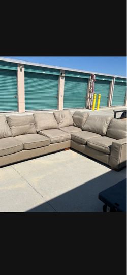 Brown sectional must pick up today