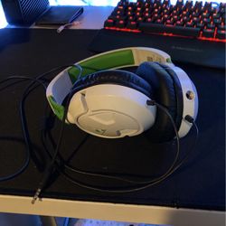 Turtle Beach Headphones  No Mic 